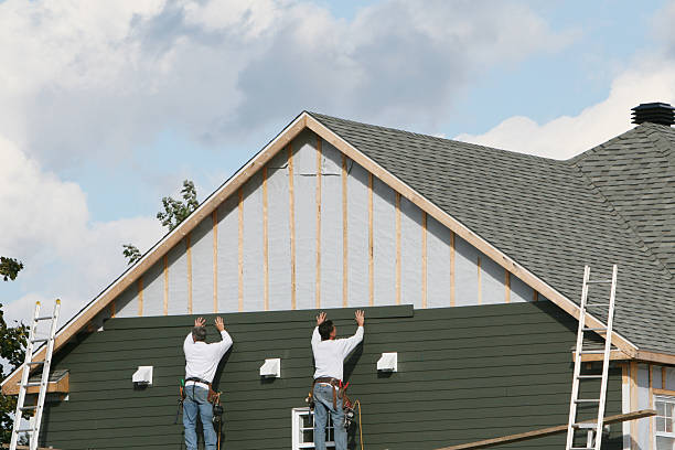 Professional Siding Replacement technician working in Walnut Creek, NC